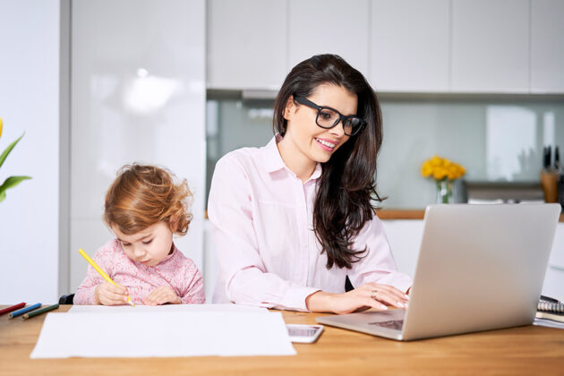 25 Ide Bisnis Rumahan Paling Menjanjikan untuk Orang Tua “Full-Time